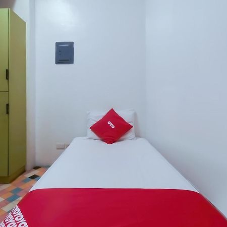 Spot On Junction Hostel 마카티 외부 사진