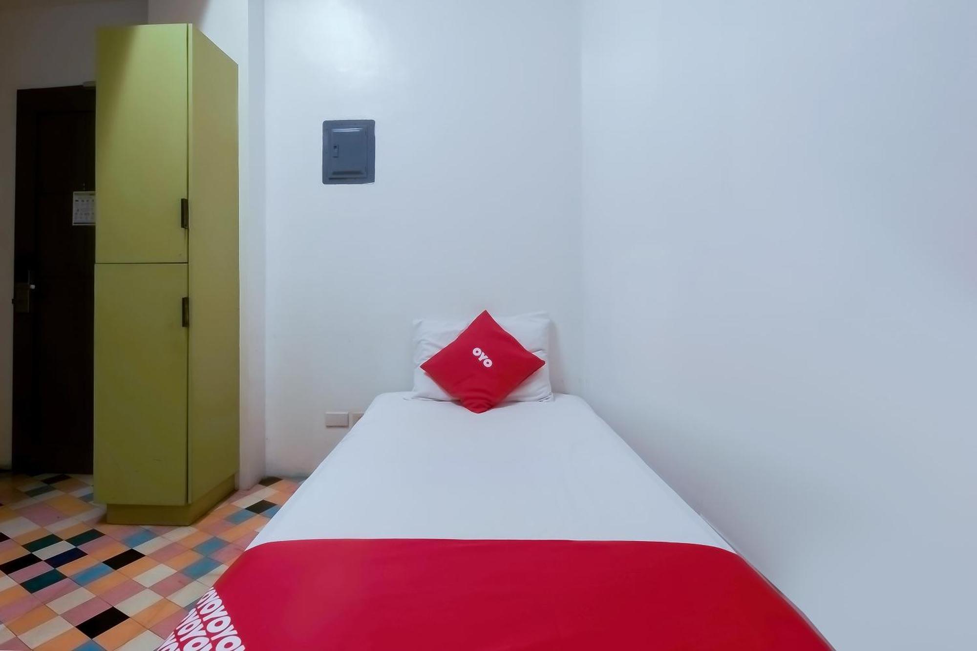 Spot On Junction Hostel 마카티 외부 사진